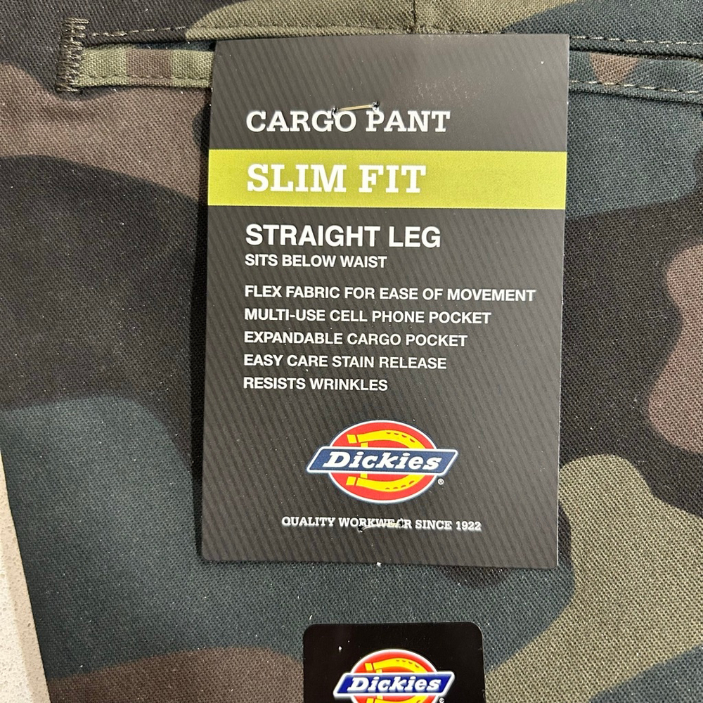 Dickies Men's Slim Fit Straight Leg Cargo Pants, Hunter Green Camo, 34W x 34L - Picture 11 of 12